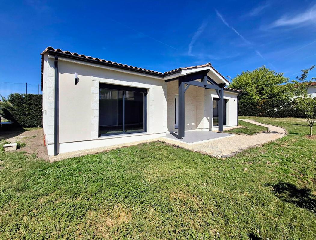 SAINT-CHRISTOLY-DE-BLAYE Maison de plain-pied neuve jamais habitée - 116 m²  - 3 chambres - grande pièce de vie 60 m² - terrain 615 m² 1