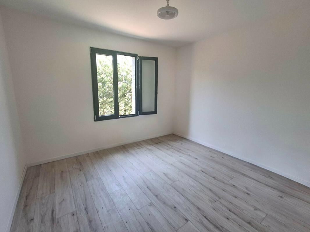 SAINT-CHRISTOLY-DE-BLAYE Maison de plain-pied neuve jamais habitée - 116 m²  - 3 chambres - grande pièce de vie 60 m² - terrain 615 m² 10