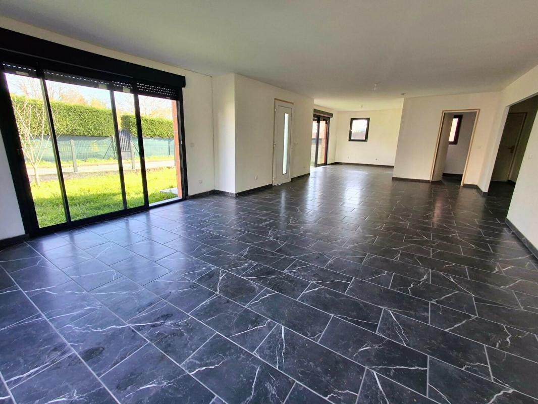 SAINT-CHRISTOLY-DE-BLAYE Maison de plain-pied neuve jamais habitée - 116 m²  - 3 chambres - grande pièce de vie 60 m² - terrain 615 m² 5