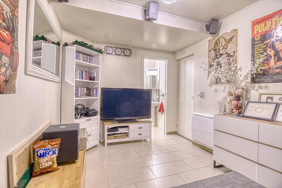 VERSAILLES Maison de ville, 6 pièces, hyper centre Notre-Dame, double box intégré 17