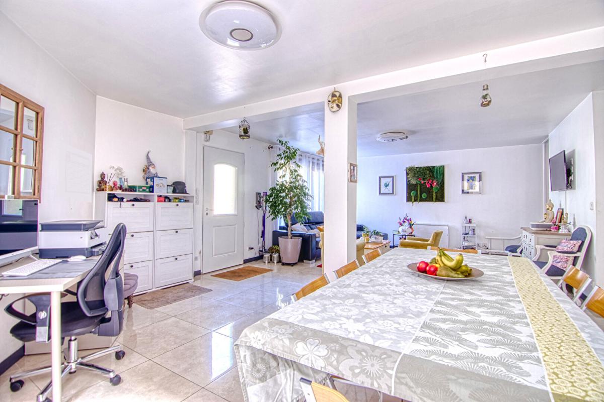 VERSAILLES Maison de ville, 6 pièces, hyper centre Notre-Dame, double box intégré 6