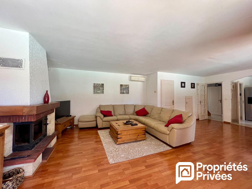 SAINT-RAPHAEL Saint-Raphaël Valescure, Villa 5 pièces avec piscine, terrasse et pool house 12