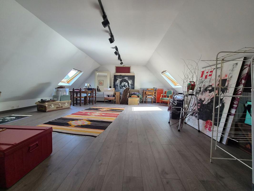 SAINTE-GENEVIEVE-DES-BOIS Maison  5 pièce(s) 125 m2 10