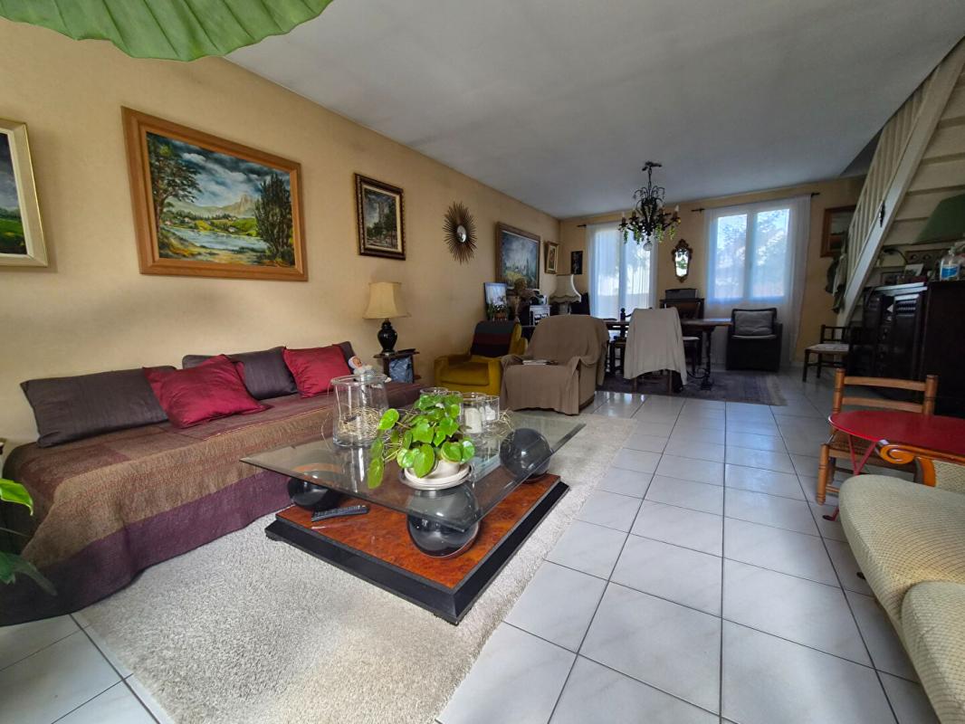 SAINTE-GENEVIEVE-DES-BOIS Maison  5 pièce(s) 125 m2 5