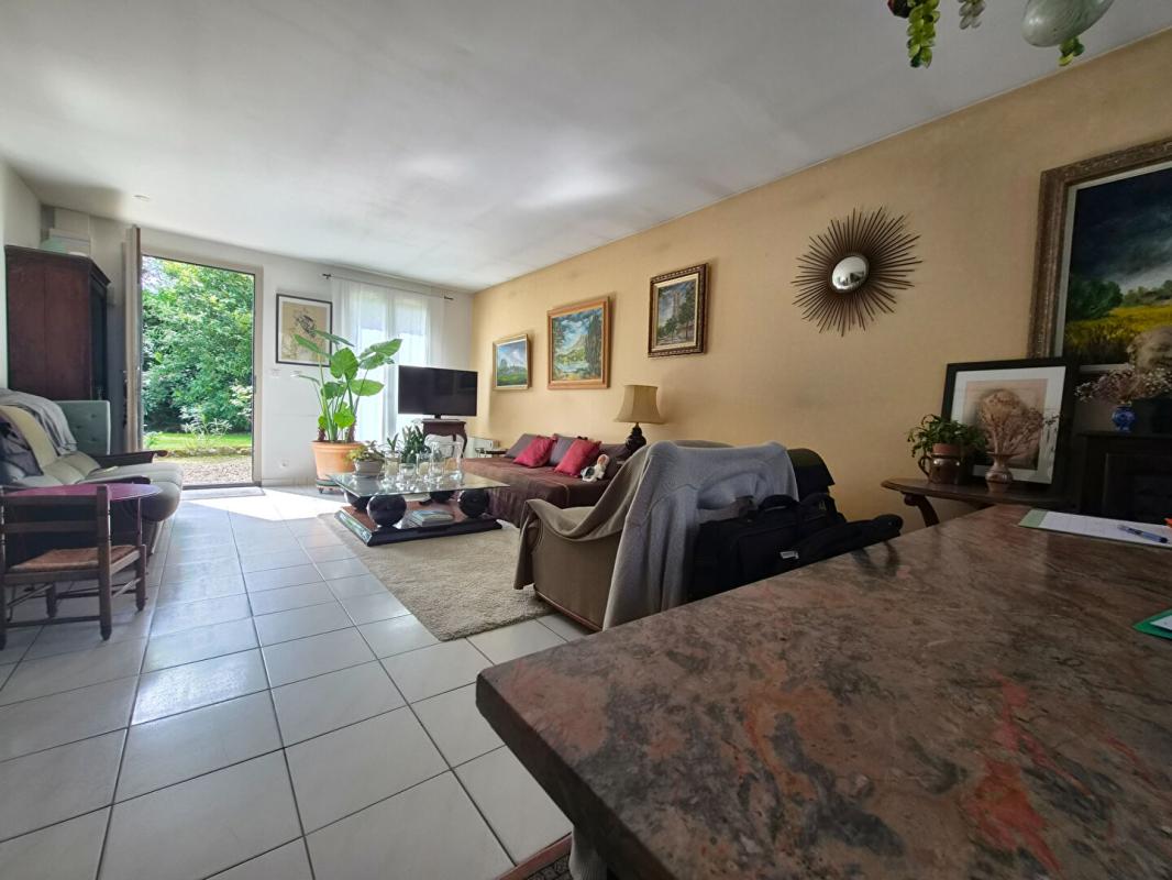SAINTE-GENEVIEVE-DES-BOIS Maison  5 pièce(s) 125 m2 6