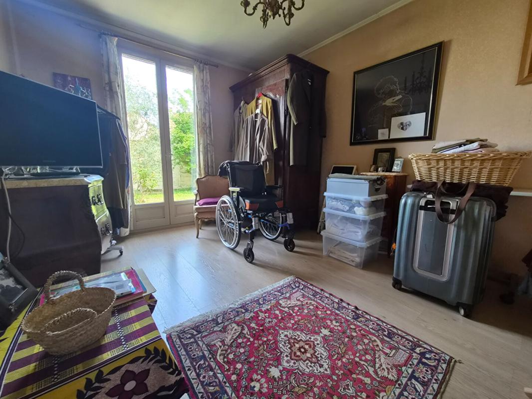 SAINTE-GENEVIEVE-DES-BOIS Maison  5 pièce(s) 125 m2 9