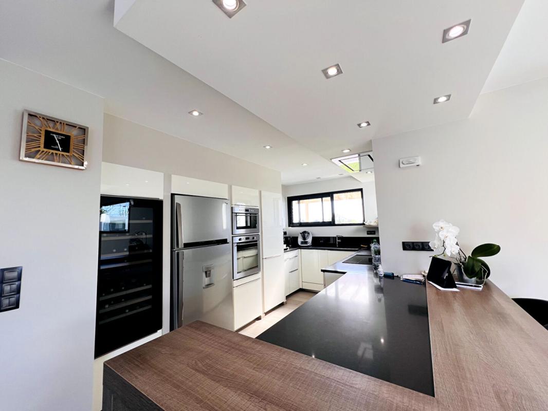 SAINT-GILDAS-DE-RHUYS Belle contemporaine - piscine - 196 m2 - 4 suites - Bureau 11