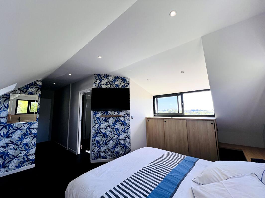 SAINT-GILDAS-DE-RHUYS Belle contemporaine - piscine - 196 m2 - 4 suites - Bureau 14