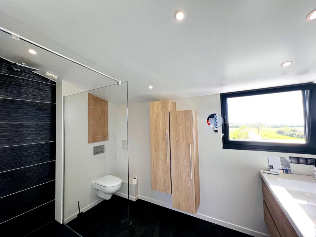 SAINT-GILDAS-DE-RHUYS Belle contemporaine - piscine - 196 m2 - 4 suites - Bureau 15