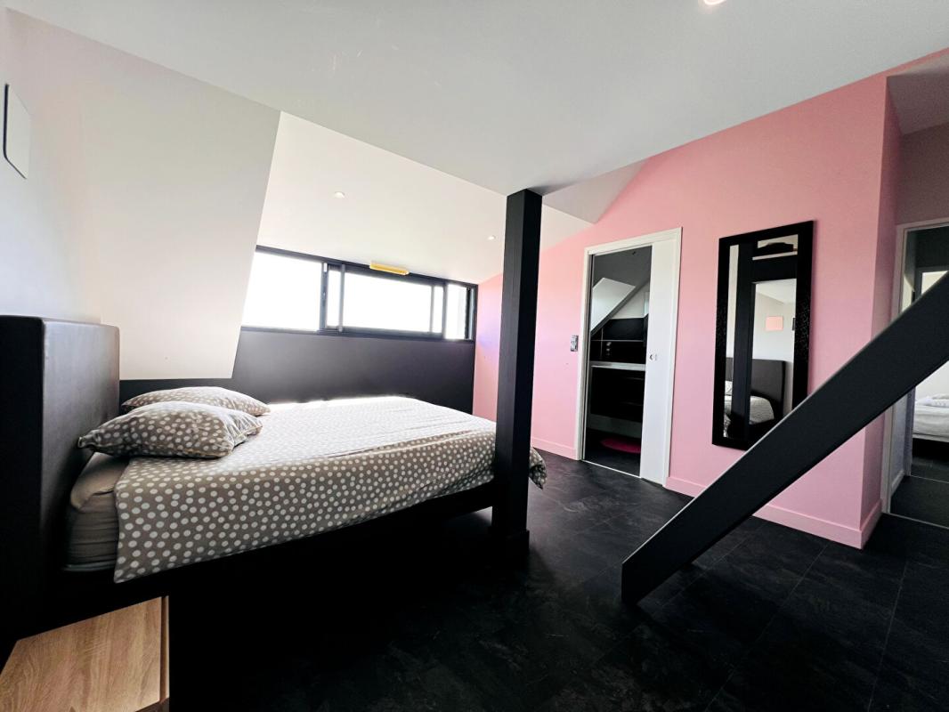 SAINT-GILDAS-DE-RHUYS Belle contemporaine - piscine - 196 m2 - 4 suites - Bureau 17