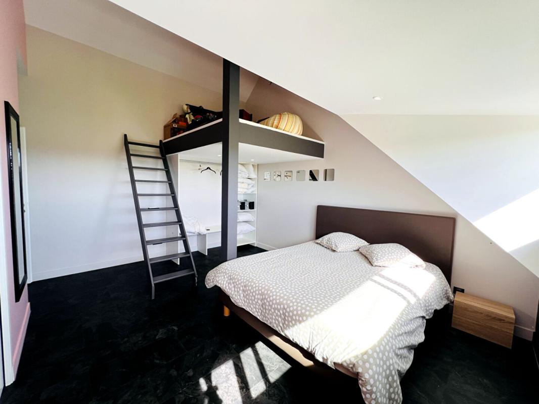 SAINT-GILDAS-DE-RHUYS Belle contemporaine - piscine - 196 m2 - 4 suites - Bureau 18