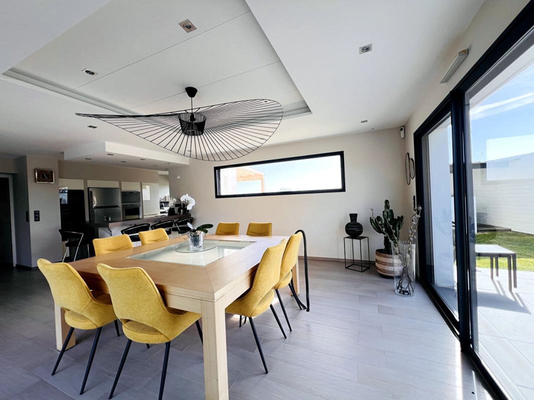 SAINT-GILDAS-DE-RHUYS Belle contemporaine - piscine - 196 m2 - 4 suites - Bureau 9