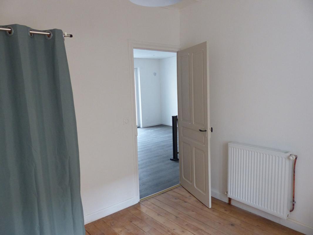 LAUSSONNE Location Maison vide - 4 pièces, 112  m² - Laussonne 6