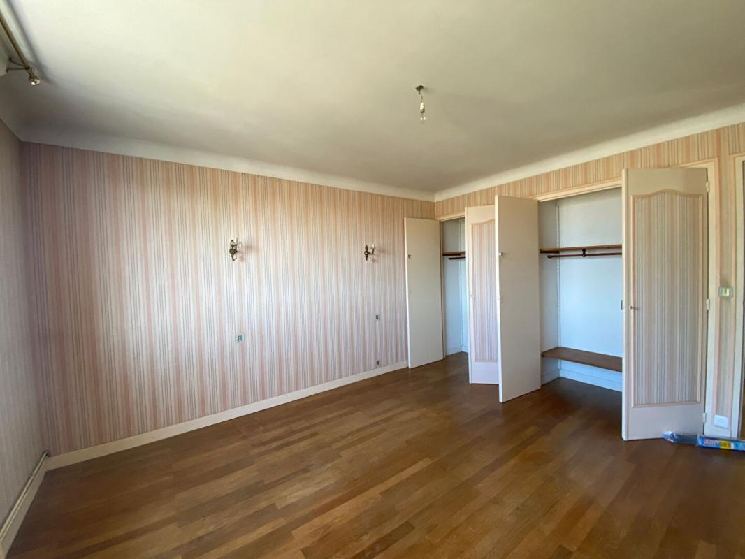 SAINTE-PAZANNE ENSEMBLE IMMOBILIER -  44680 SAINTE PAZANNE  - BUDGET 249 600  HAI 8