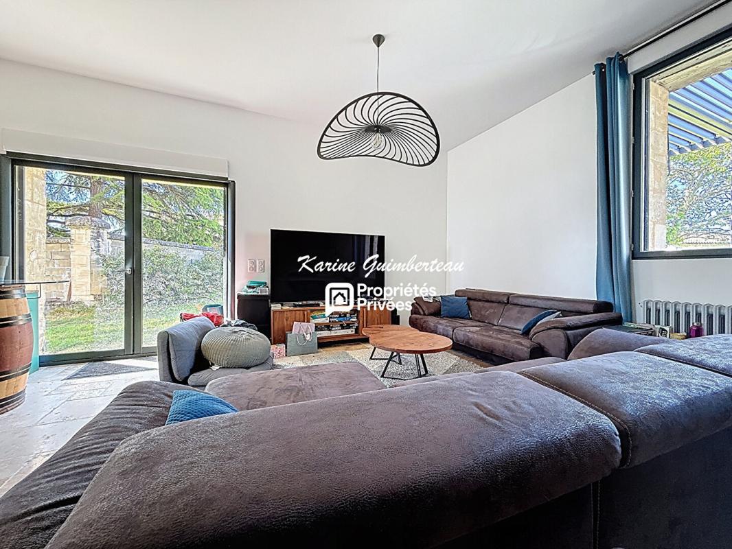 LALANDE-DE-POMEROL Maison familiale en pierre joliment rénovée avec piscine 6