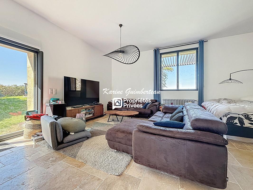 LALANDE-DE-POMEROL Maison familiale en pierre joliment rénovée avec piscine 7