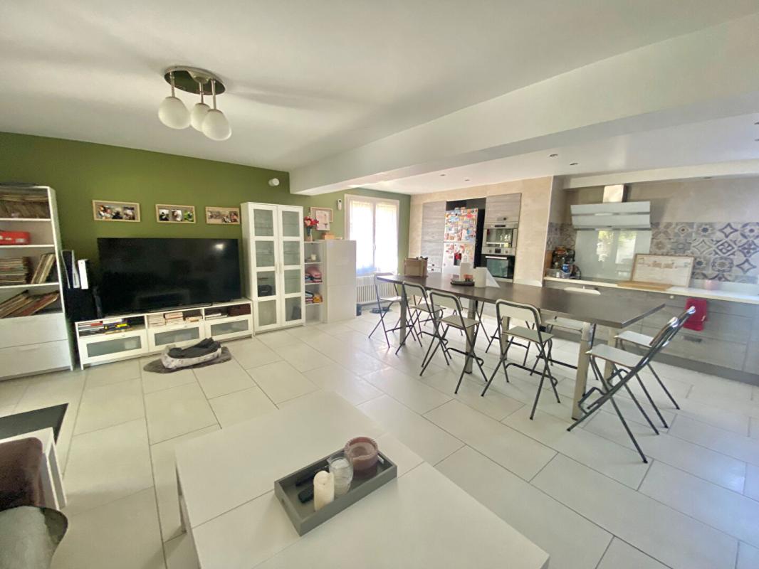 LE PONTET Belle villa familiale 8 pièces 180 m2 avec fort potentiel 3