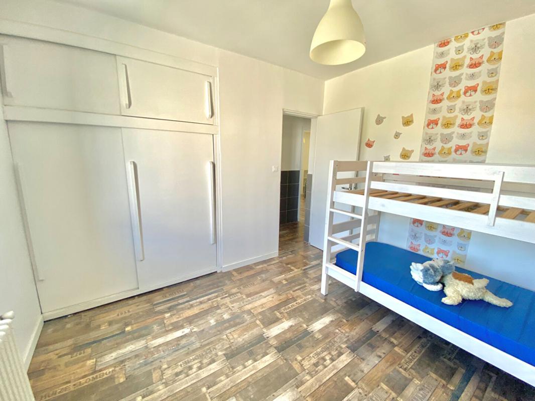 LE PONTET Belle villa familiale 8 pièces 180 m2 avec fort potentiel 8