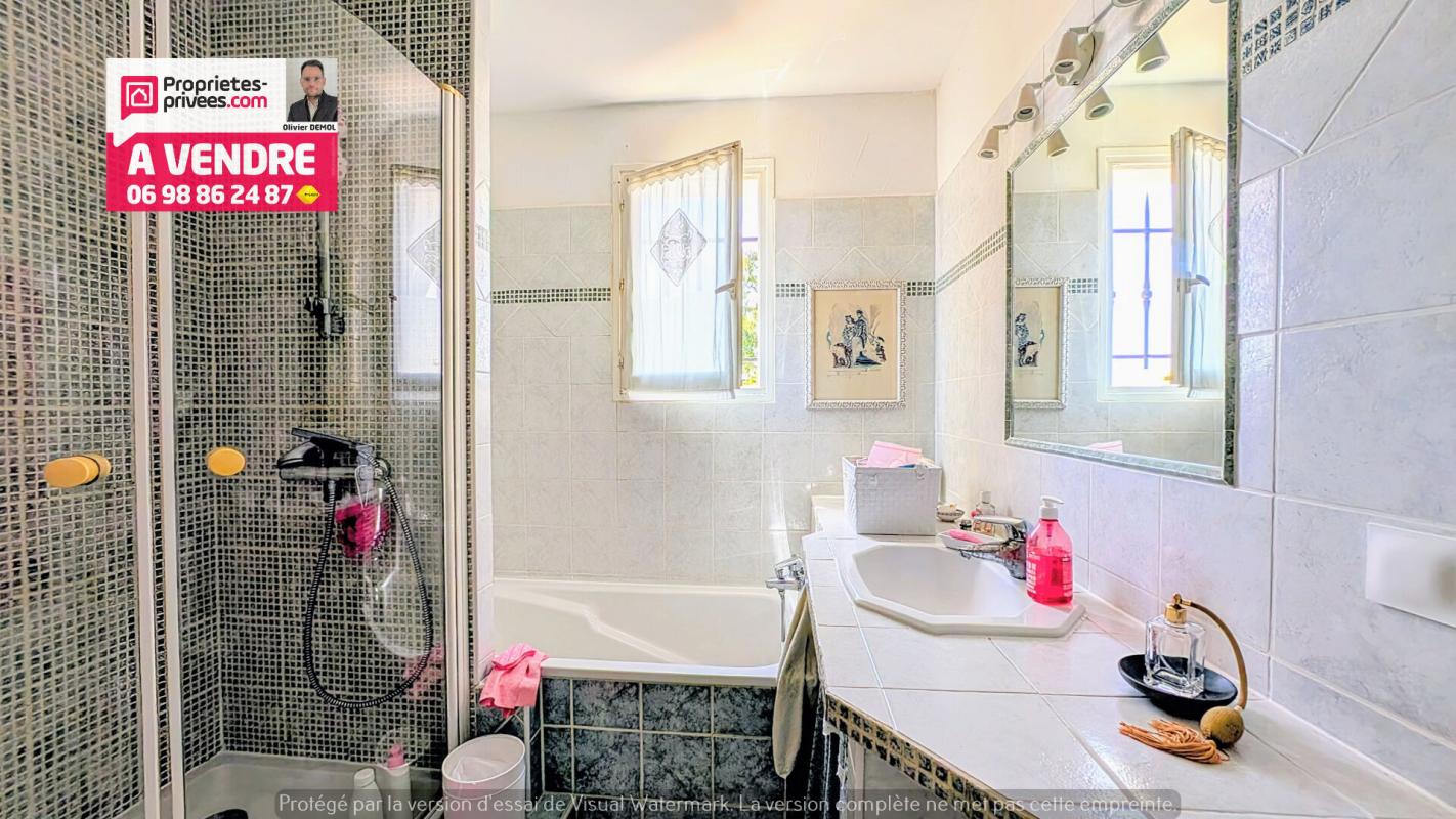 TOURRETTES ELEGANTE VILLA DE PLAIN-PIED ET DE 4 CHAMBRES. 150 m² .Calme et résidentiel ! 14