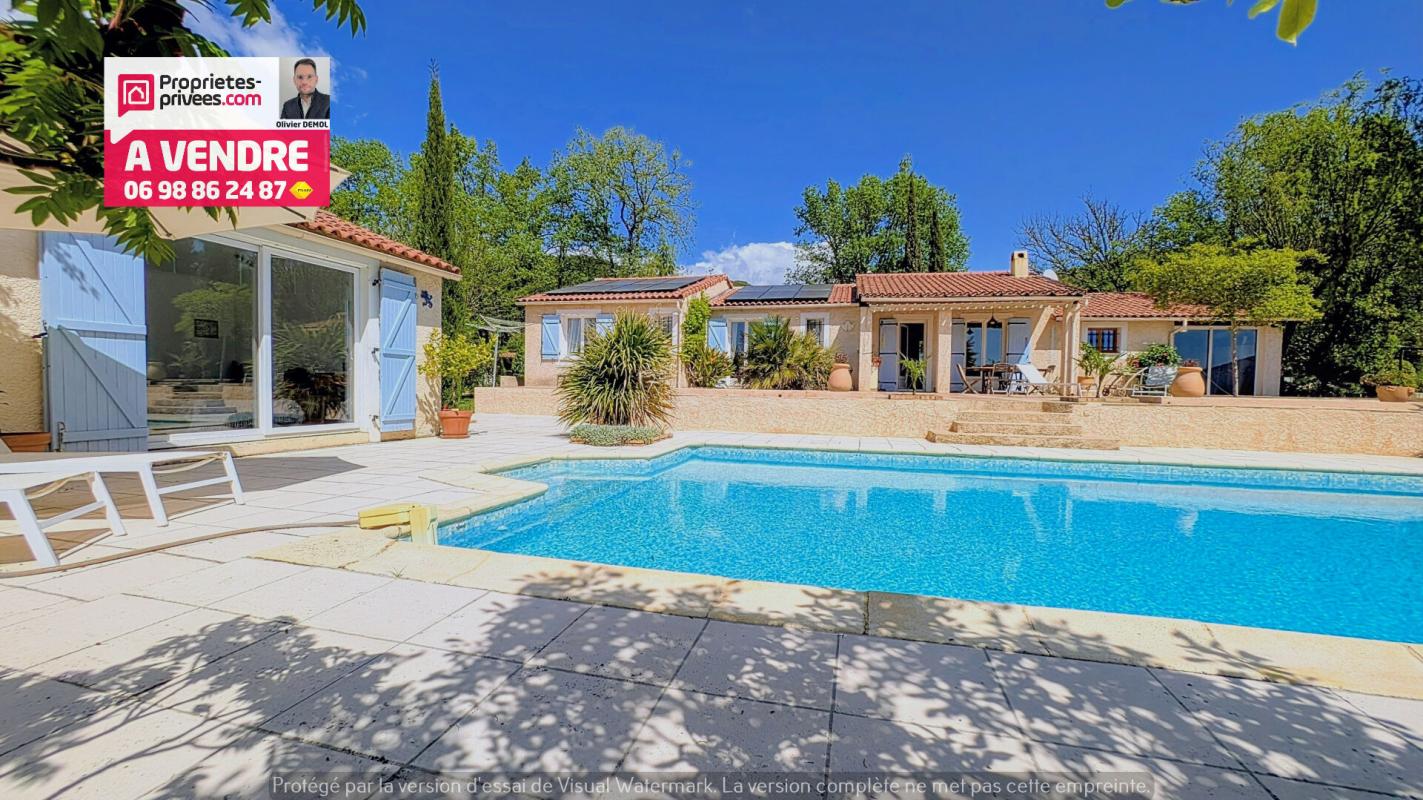 TOURRETTES ELEGANTE VILLA DE PLAIN-PIED ET DE 4 CHAMBRES. 150 m² .Calme et résidentiel ! 2