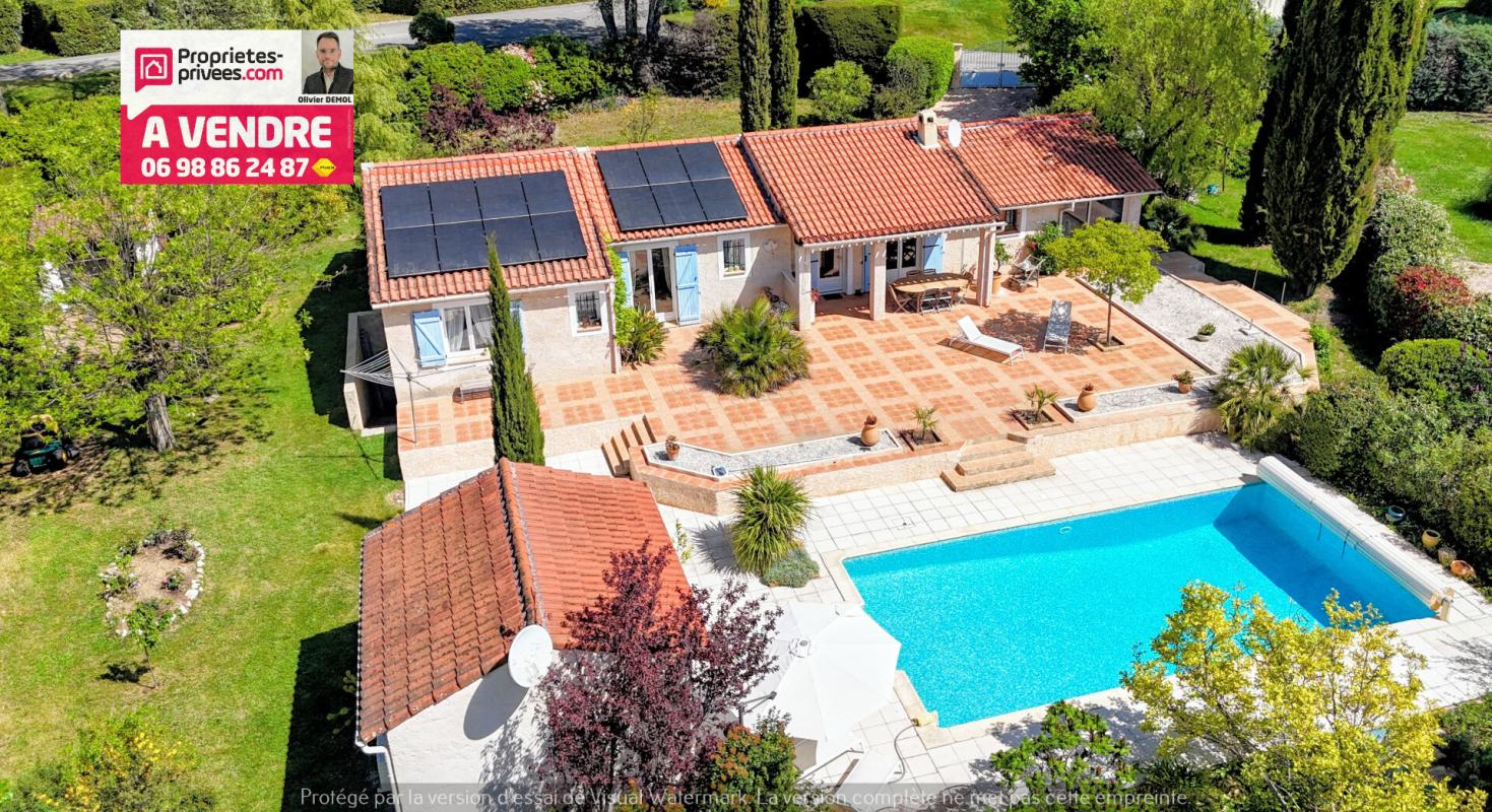 TOURRETTES ELEGANTE VILLA DE PLAIN-PIED ET DE 4 CHAMBRES. 150 m² .Calme et résidentiel ! 3