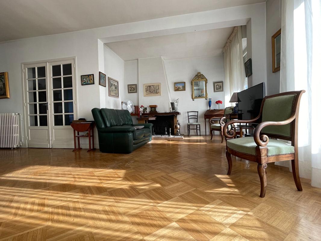 BORDEAUX Appartement 5 pièces Immeuble DARCHAND Bordeaux 2