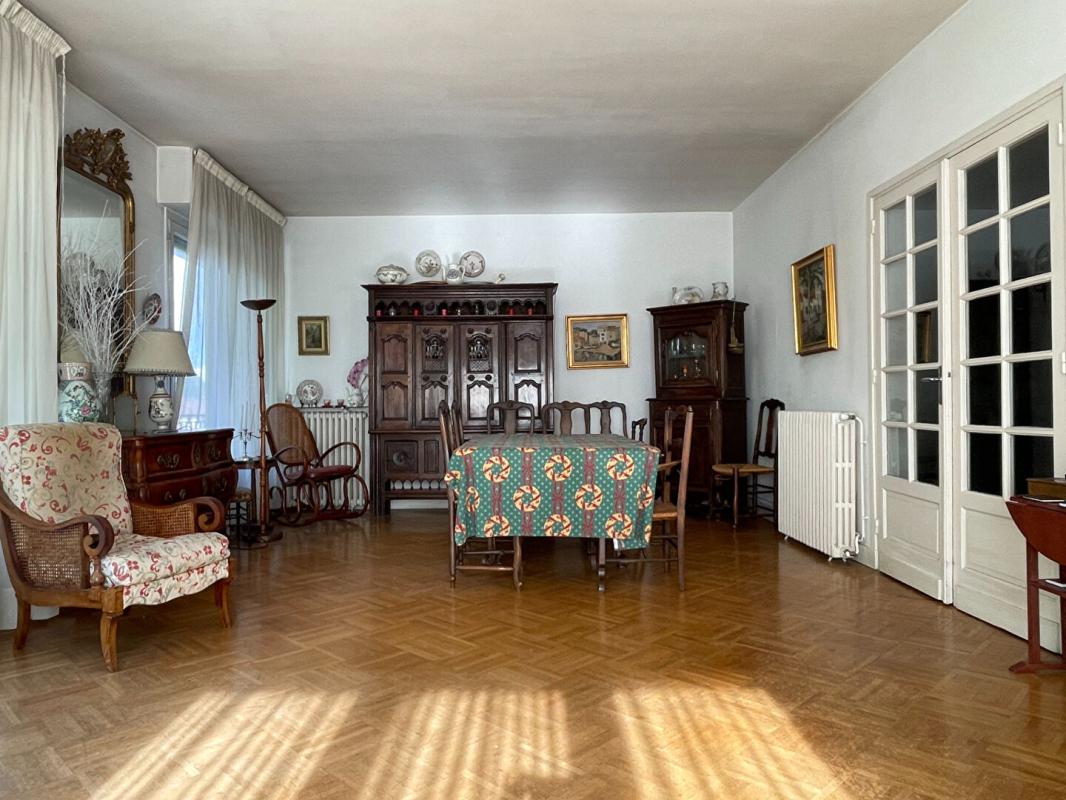 BORDEAUX Appartement 5 pièces Immeuble DARCHAND Bordeaux 4