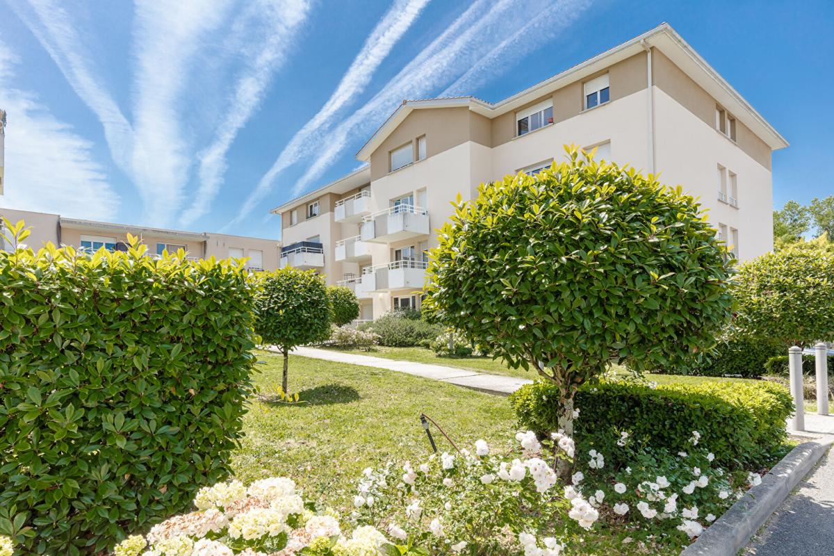 BRUGES Appartement T2 de 41 m² avec piscine et parking 2