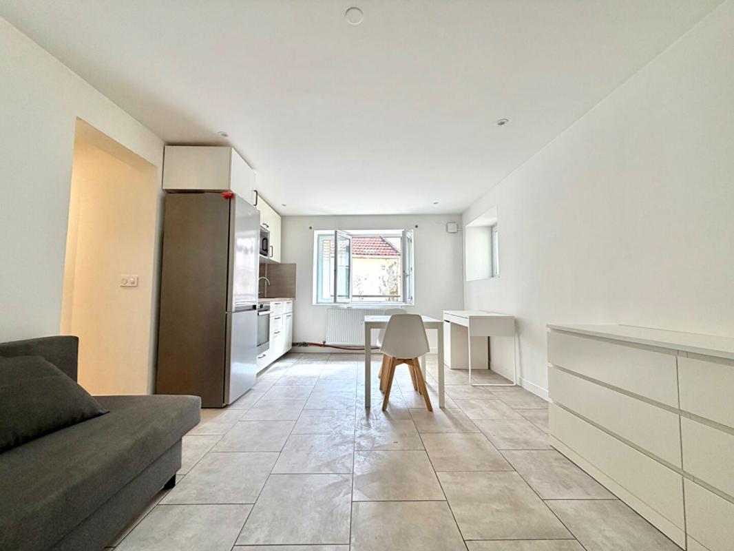SUCY-EN-BRIE Appartement à vendre centre-ville Sucy En Brie - 2 pièces 7