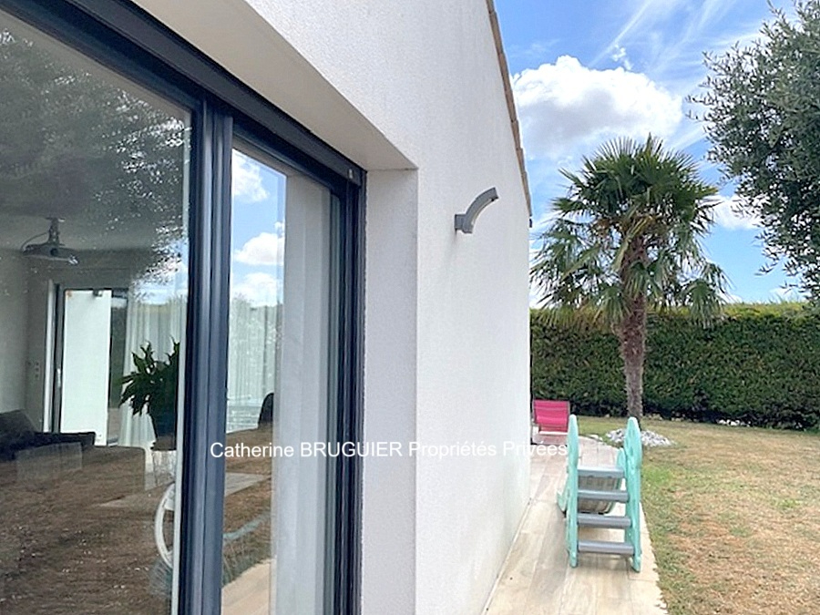 NUAILLE-D'AUNIS Maison de plain-pied 116 m² - Centre village - Classe A -3 chambres - garage - jardin clos 14