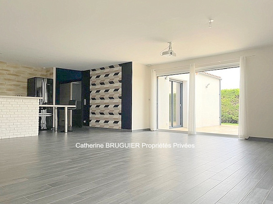 NUAILLE-D'AUNIS Maison de plain-pied 116 m² - Centre village - Classe A -3 chambres - garage - jardin clos 3