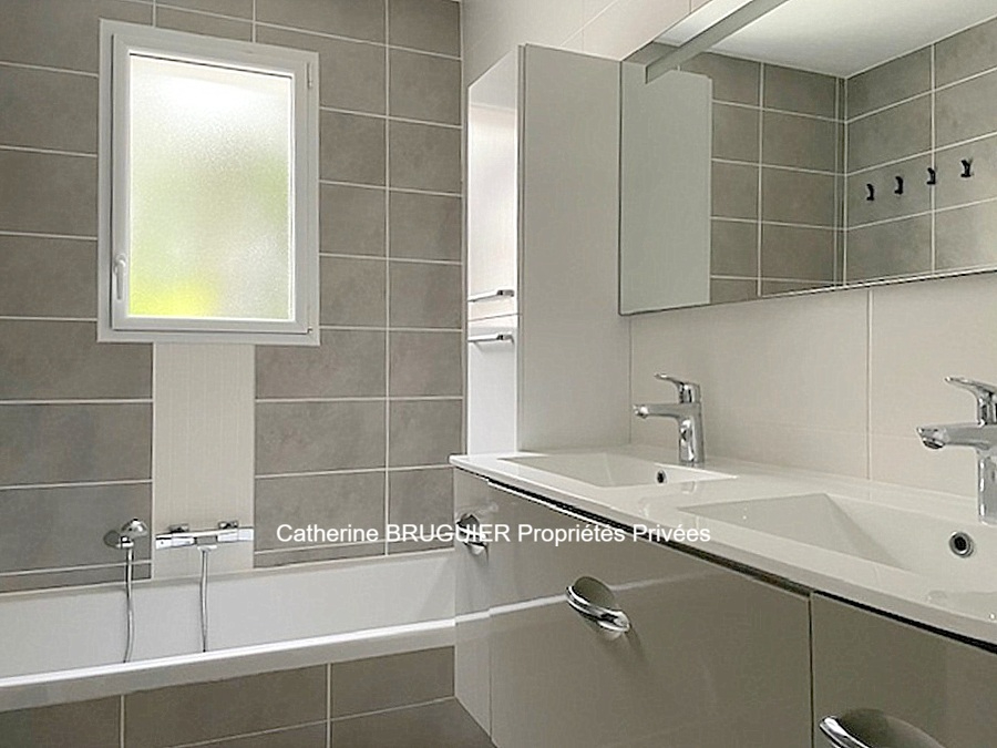 NUAILLE-D'AUNIS Maison de plain-pied 116 m² - Centre village - Classe A -3 chambres - garage - jardin clos 6