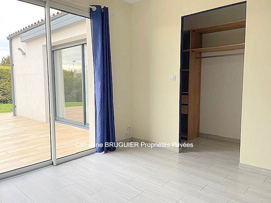 NUAILLE-D'AUNIS Maison de plain-pied 116 m² - Centre village - Classe A -3 chambres - garage - jardin clos 7