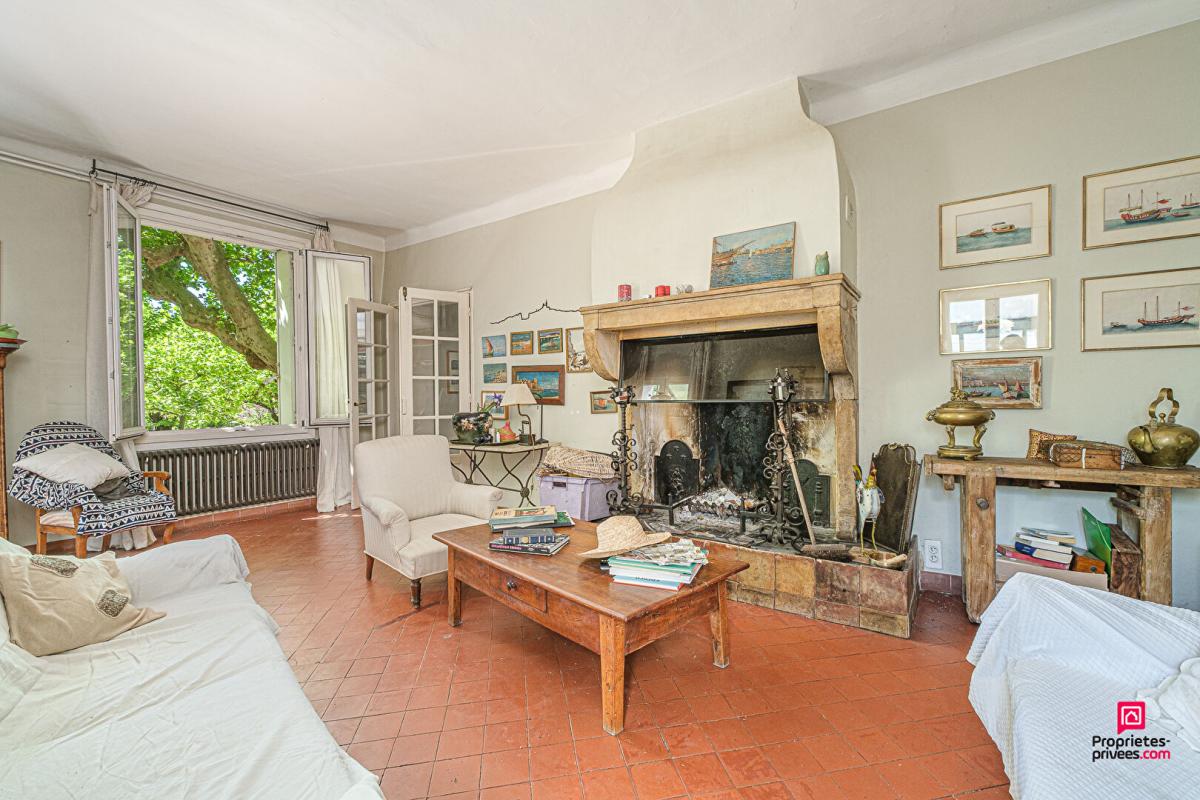 MARSEILLE-11E-ARRONDISSEMENT Maison 10 pièce(s) 330 m2 avec terrain 4000 m² et Piscine 13