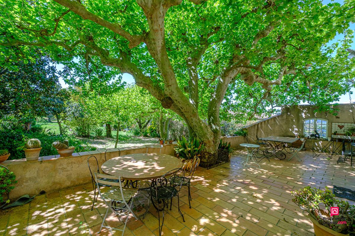 MARSEILLE-11E-ARRONDISSEMENT Maison 10 pièce(s) 330 m2 avec terrain 4000 m² et Piscine 7