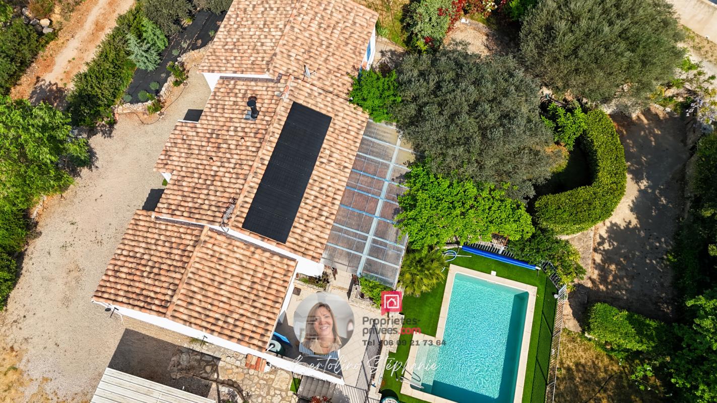 TRANS-EN-PROVENCE Maison plain-pied rénovée avec piscine 1
