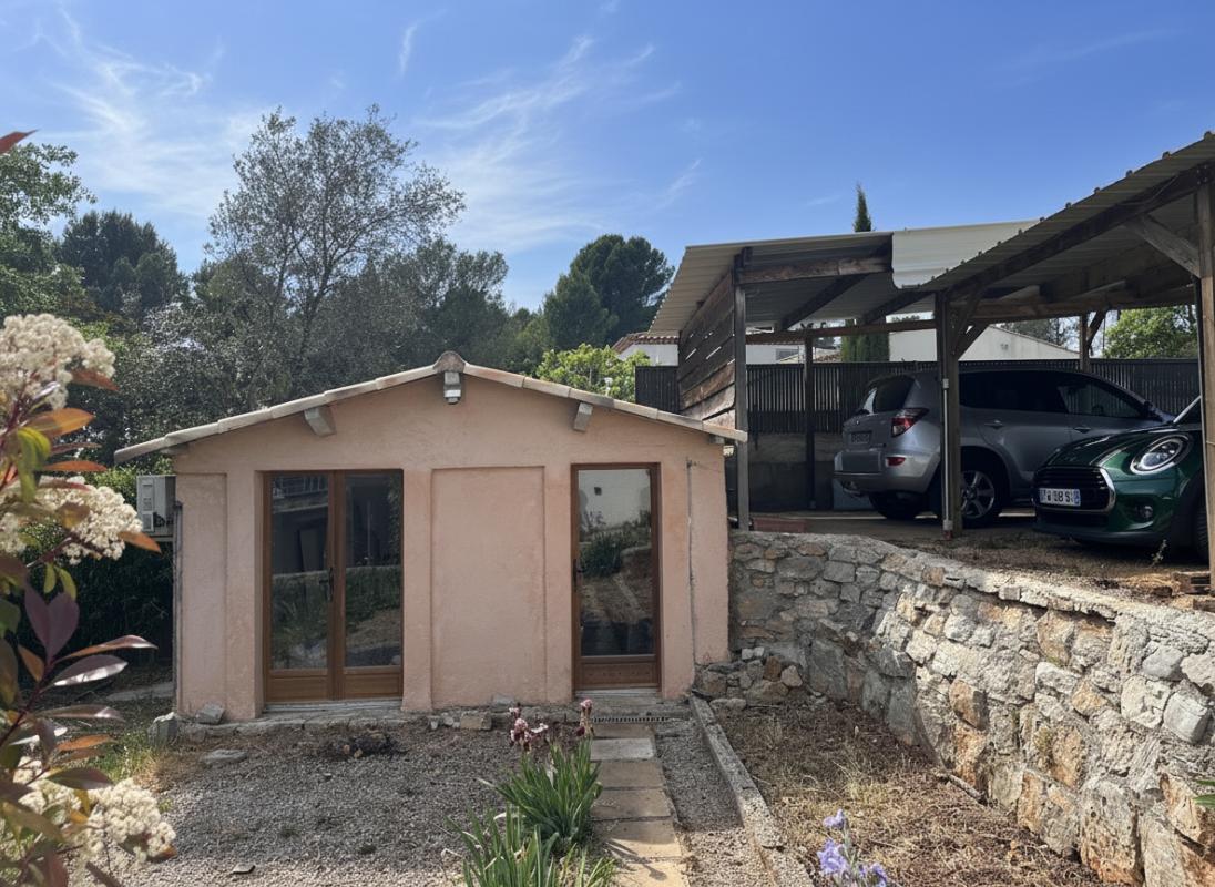 TRANS-EN-PROVENCE Maison plain-pied rénovée avec piscine 16