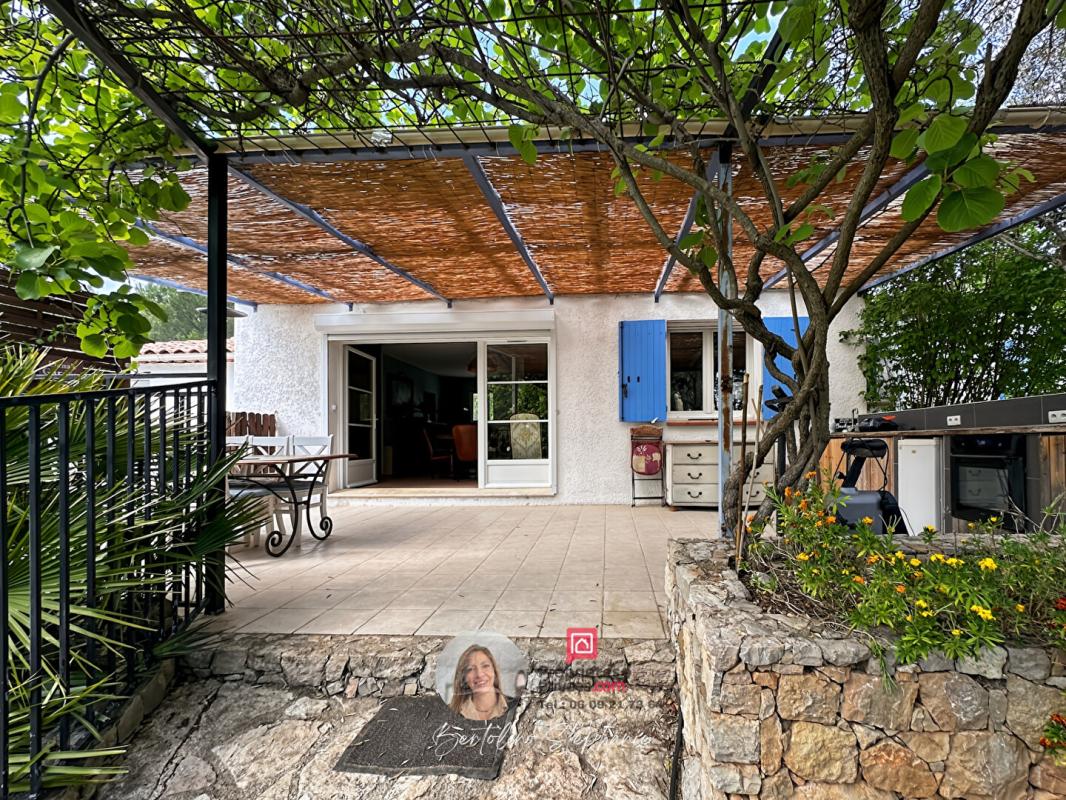 TRANS-EN-PROVENCE Maison plain-pied rénovée avec piscine 4