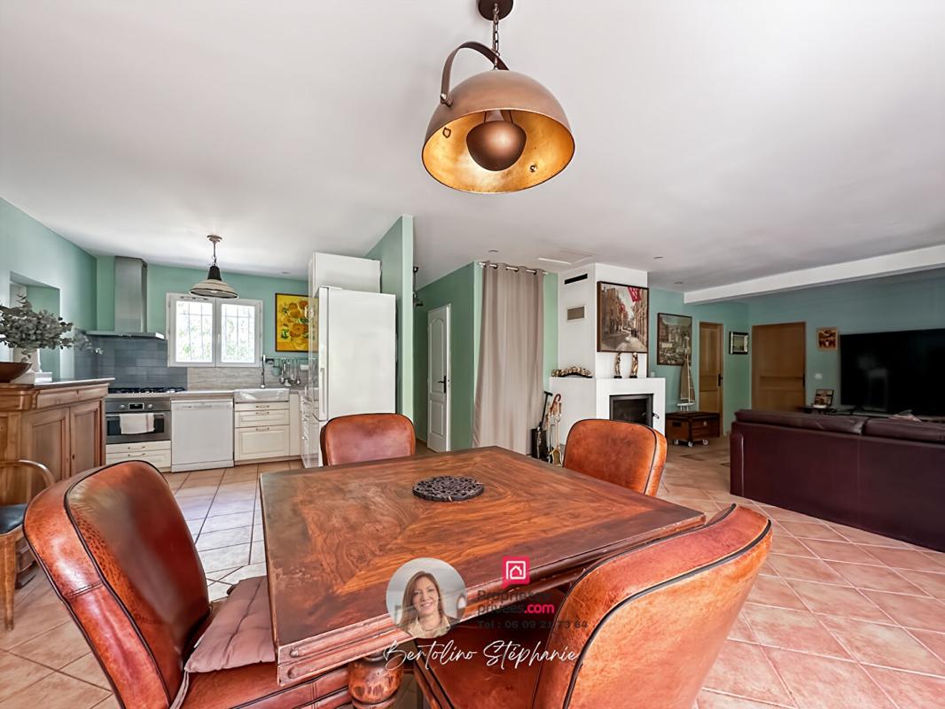 TRANS-EN-PROVENCE Maison plain-pied rénovée avec piscine 5