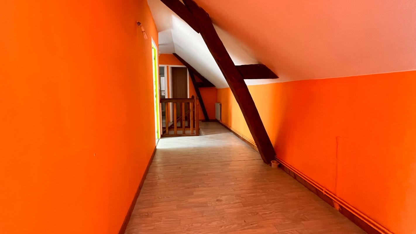 CHATEAU-DU-LOIR Maison Montval Sur Loir 5 pièce(s) 121 m2  - 3 chambres 10
