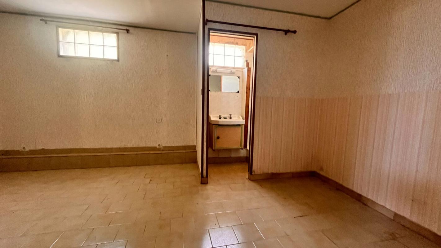 CHATEAU-DU-LOIR Maison Montval Sur Loir 5 pièce(s) 121 m2  - 3 chambres 8