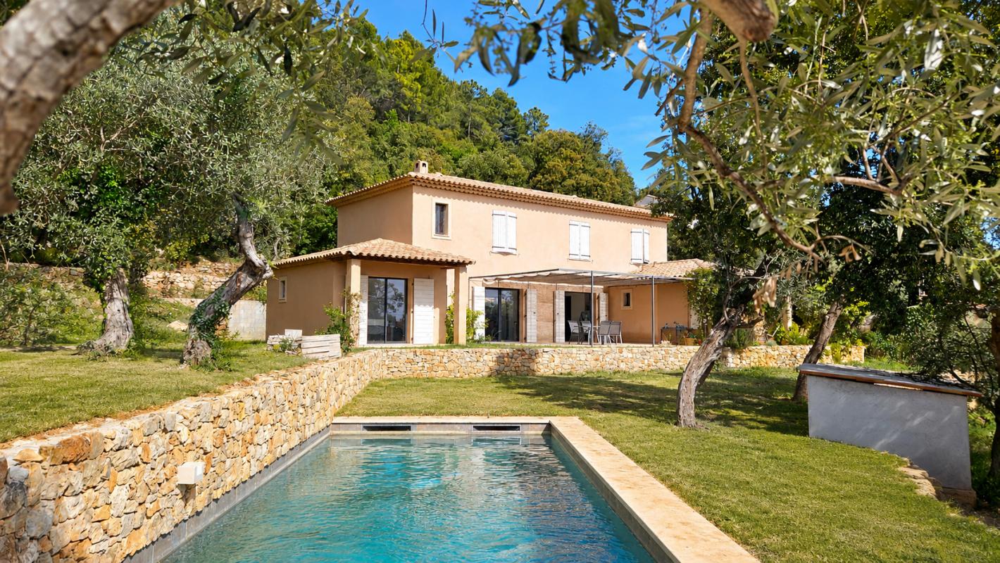 CLAVIERS Claviers , Var . Villa contemporaine avec vue dégagée, piscine et terrain de 5800 m² 1