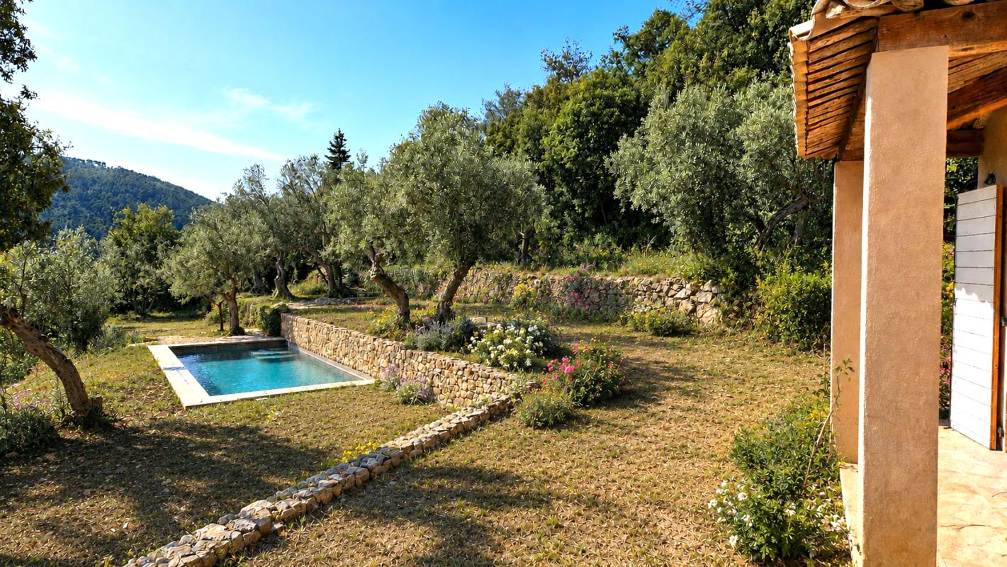 CLAVIERS Claviers , Var . Villa contemporaine avec vue dégagée, piscine et terrain de 5800 m² 14
