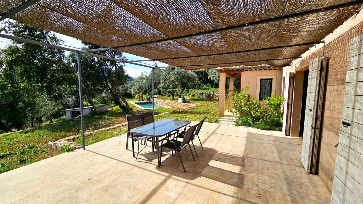 CLAVIERS Claviers , Var . Villa contemporaine avec vue dégagée, piscine et terrain de 5800 m² 3
