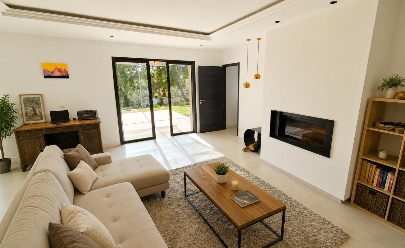 CLAVIERS Claviers , Var . Villa contemporaine avec vue dégagée, piscine et terrain de 5800 m² 6