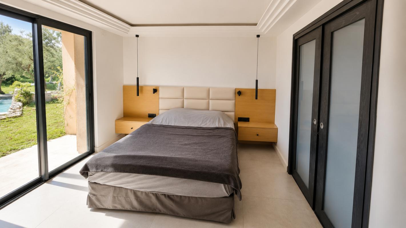 CLAVIERS Claviers , Var . Villa contemporaine avec vue dégagée, piscine et terrain de 5800 m² 7