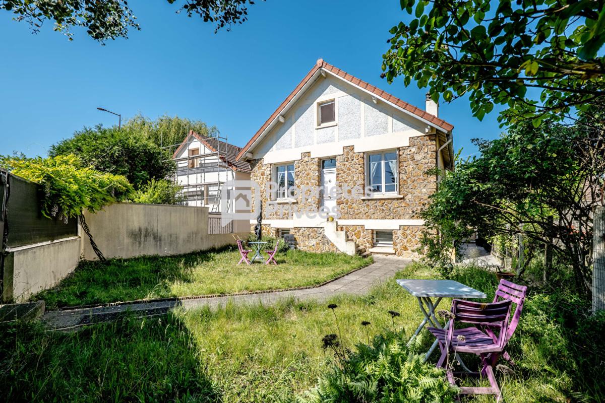 CACHAN Maison familiale ensoleillée de 126m² habitable (161m² au sol) sur terrain de 294 m² à Cachan 2