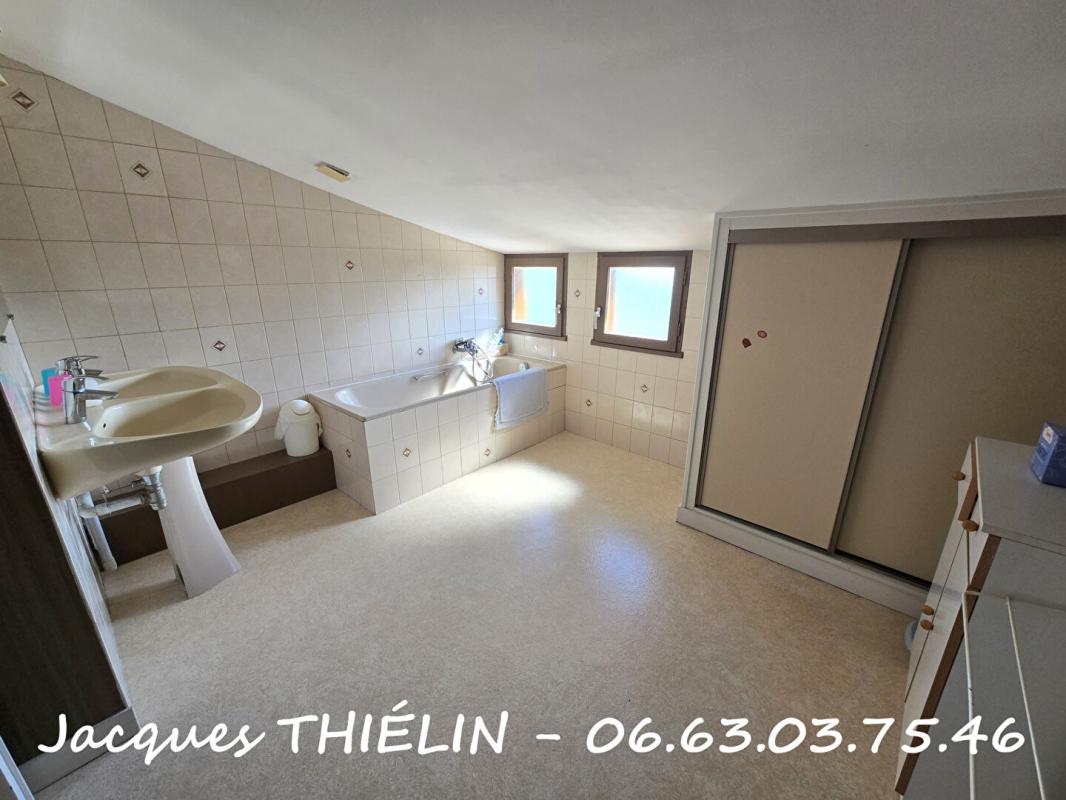 LONGUE-JUMELLES Maison charmante, idéale petite famille ou premier achat 11