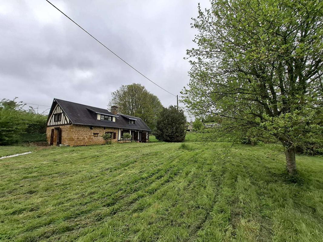 AUBRY-LE-PANTHOU Maison de campagne en colombage 6 pièce(s) 87 m2 + terrain 18