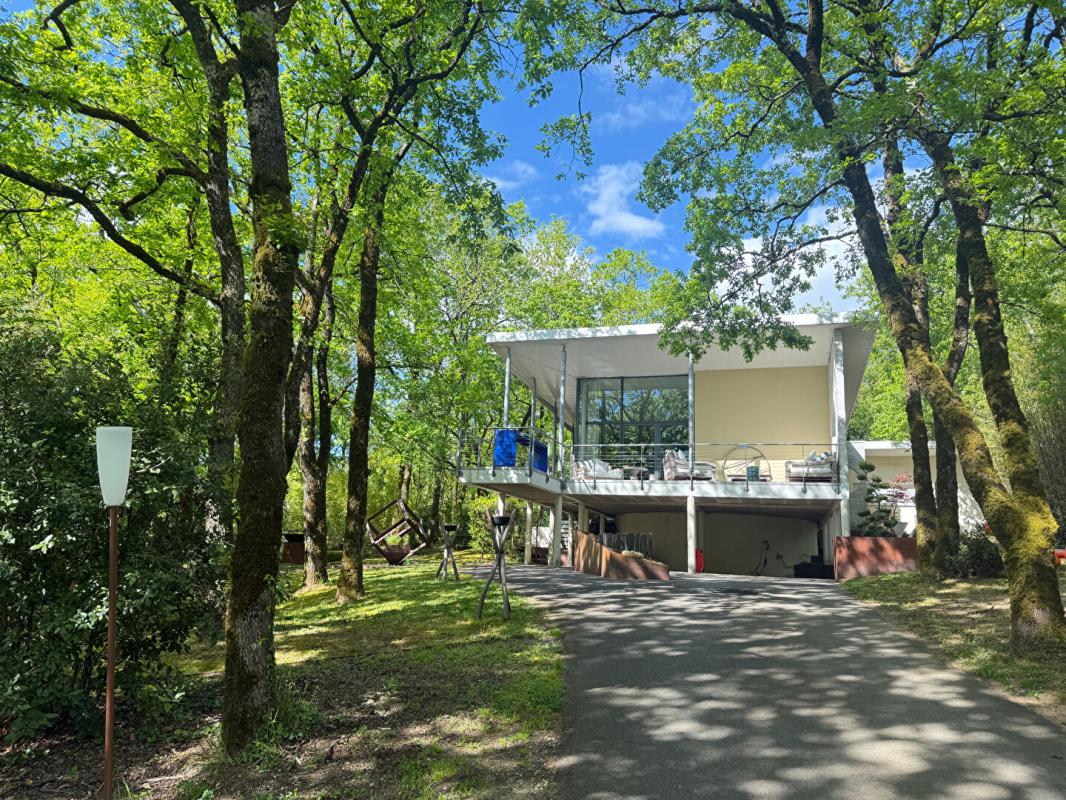 VOEUIL-ET-GIGET Maison d'architecte 200 m2 1